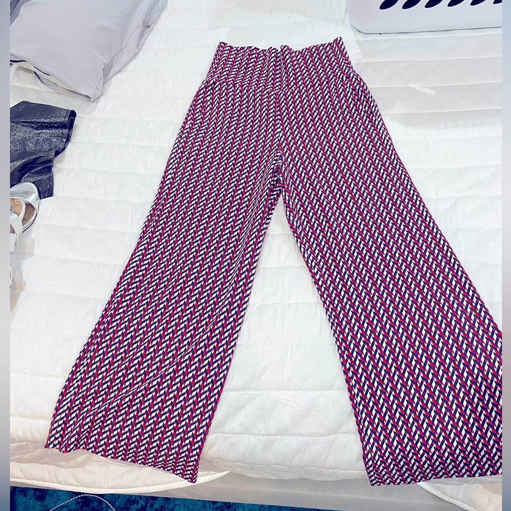 Cabi high waisted flat band wide leg cropped pants size small